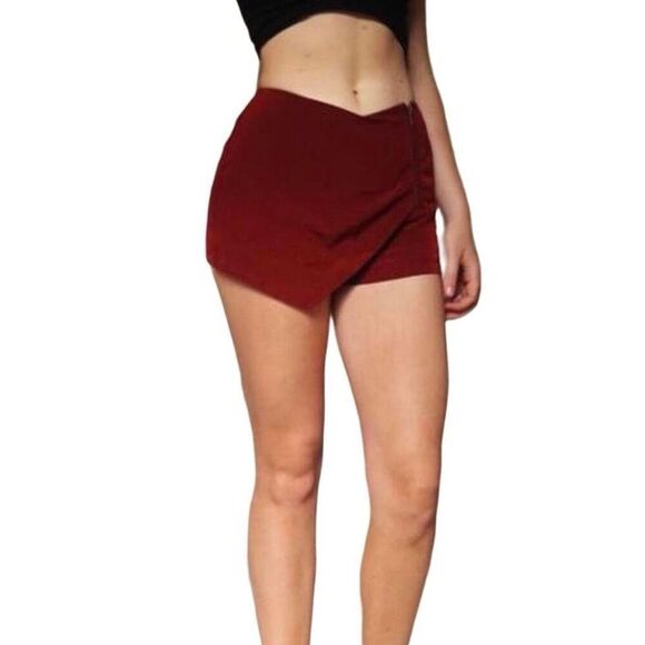 Forever 21 Pants - Forever 21 Zipper Front‎ Burgundy Mini Skort small NWT